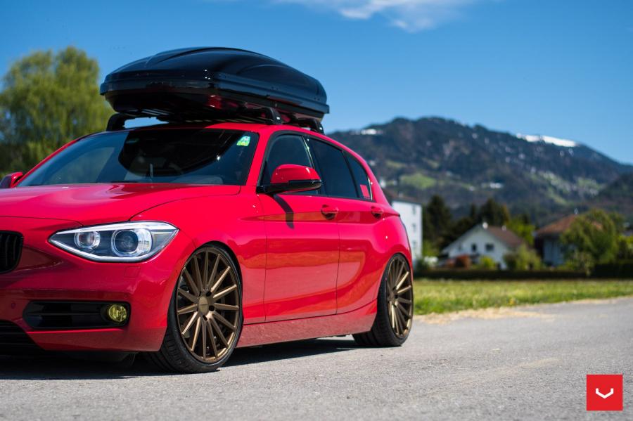 Детали экстерьера BMW 1-Series on Vossen Wheels (VFS2) 2017 года  (фото 12 из 26)